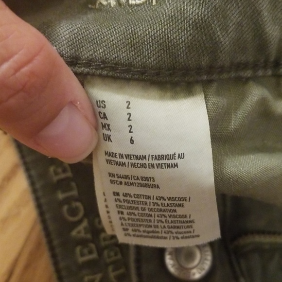 AE shorts - Picture 3 of 3